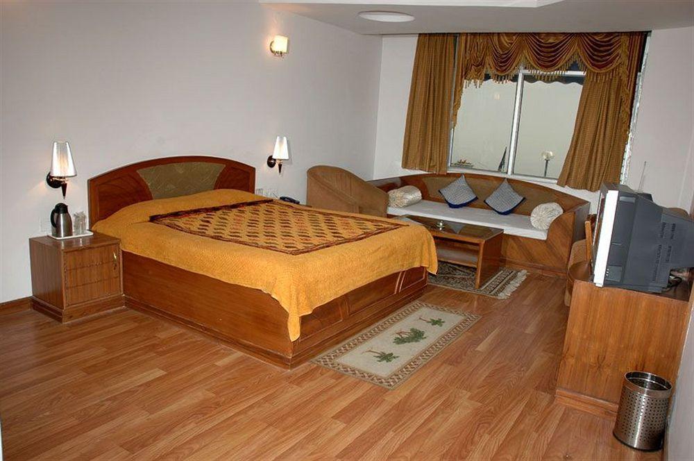 Hotel Silver Rock Mussoorie Eksteriør bilde