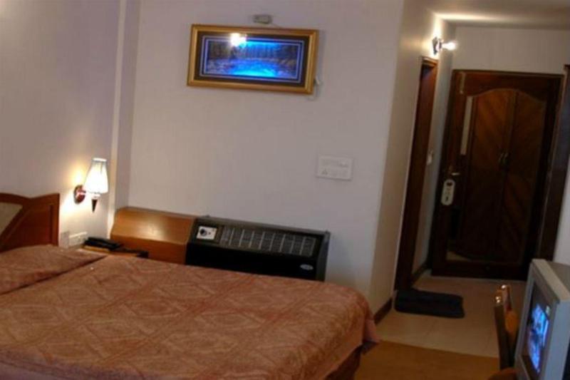 Hotel Silver Rock Mussoorie Eksteriør bilde