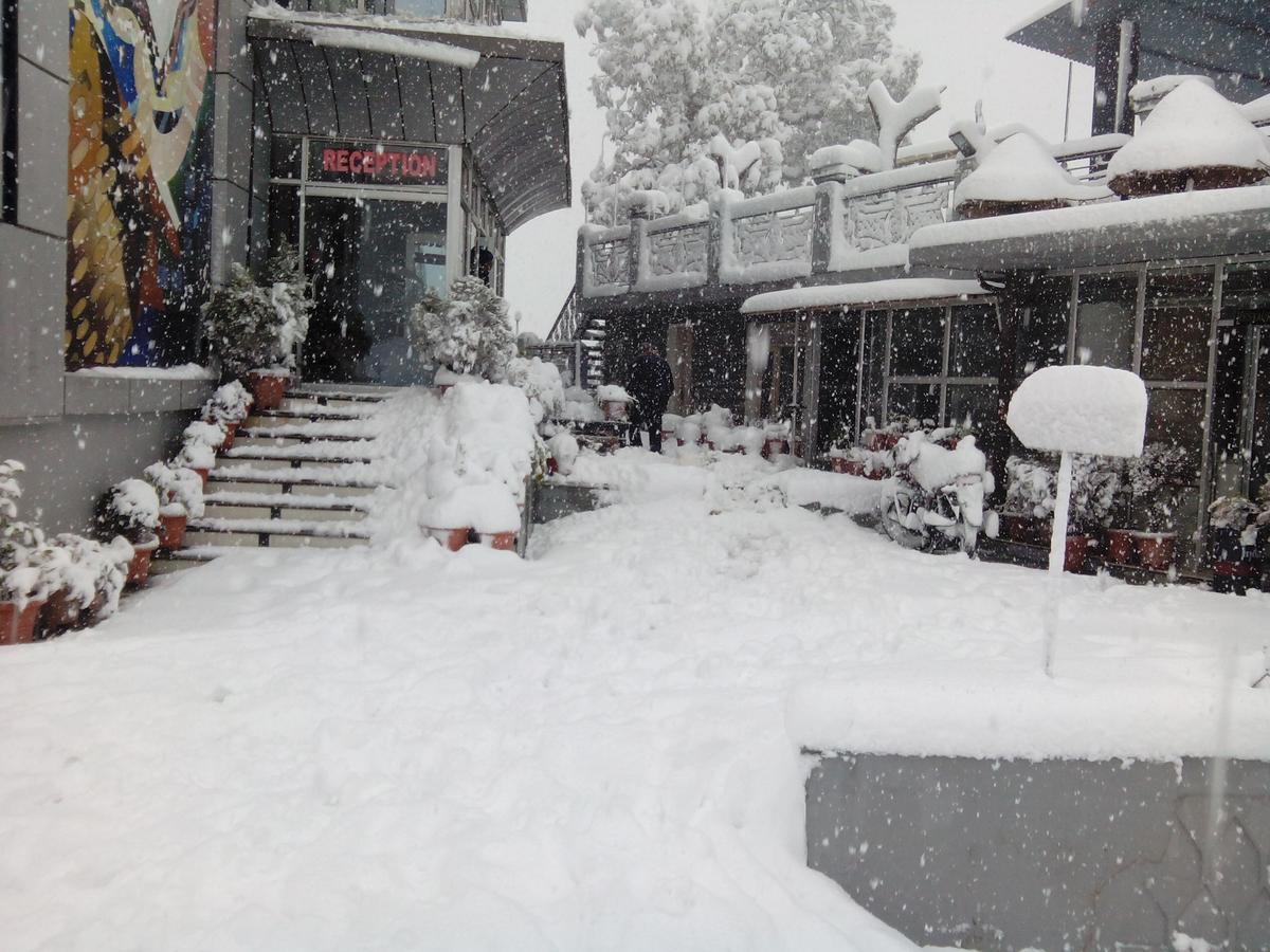 Hotel Silver Rock Mussoorie Eksteriør bilde